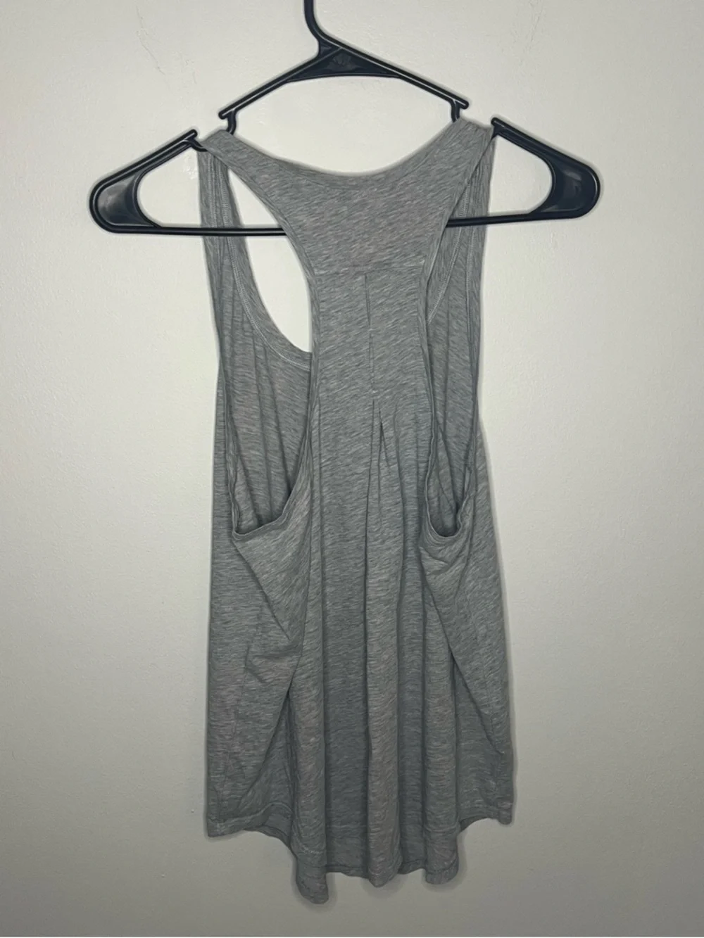 Lululemon womans Grey Racerback Tank Top lightweight - Picture 2 of 5